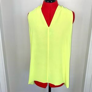 Vince Camuto V Neck Sleeveless blouse